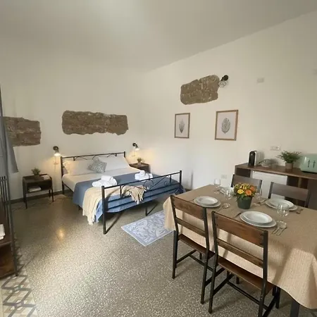 Luxar And Guest house 3*