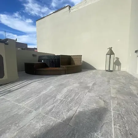 Guest house Luxar And