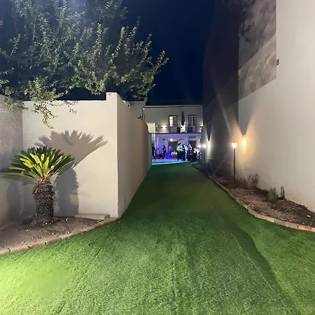 Luxar And Guest house 3*