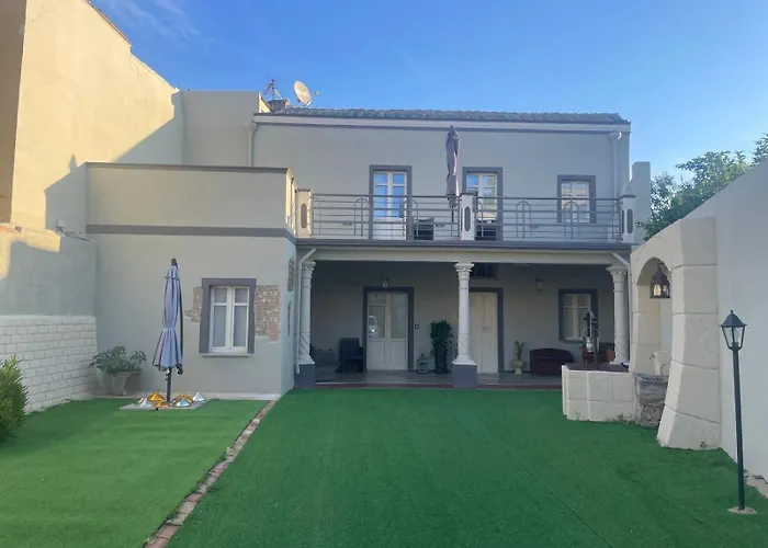 Guest house Luxar And