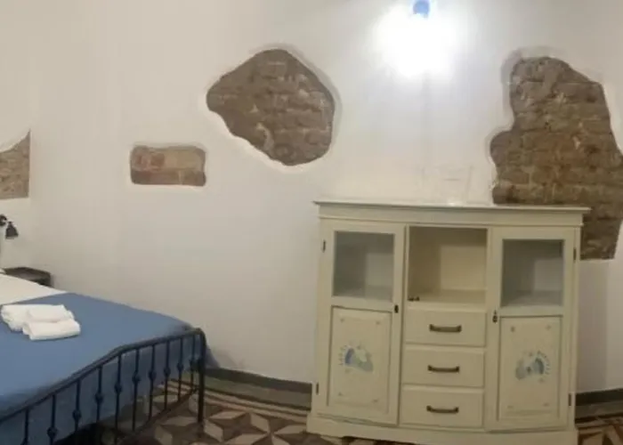 Luxar And Guest house