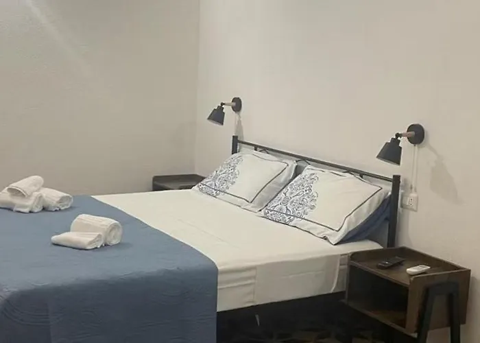 Pensión Luxar And Assemini