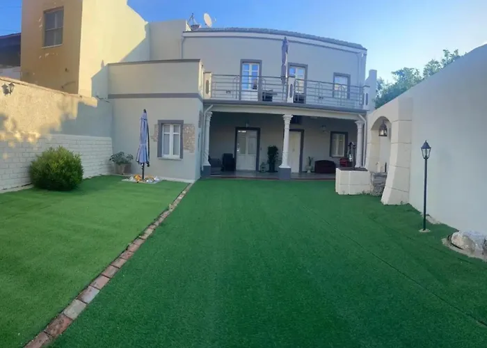 Guest house Luxar And 3*