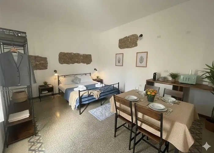 Luxar And Guest house 3*