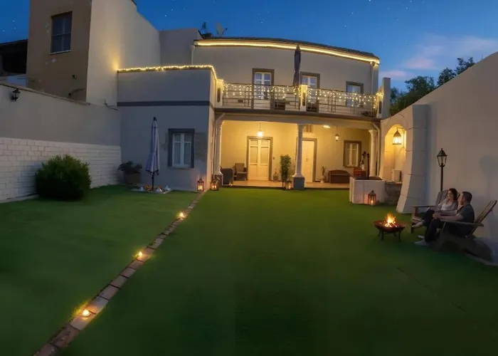 Luxar And Guest house