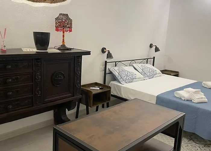 Luxar And Guest house