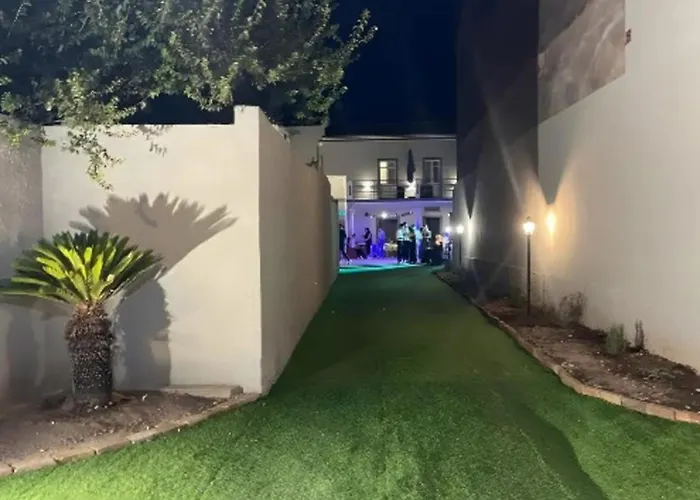 Guest house Luxar And